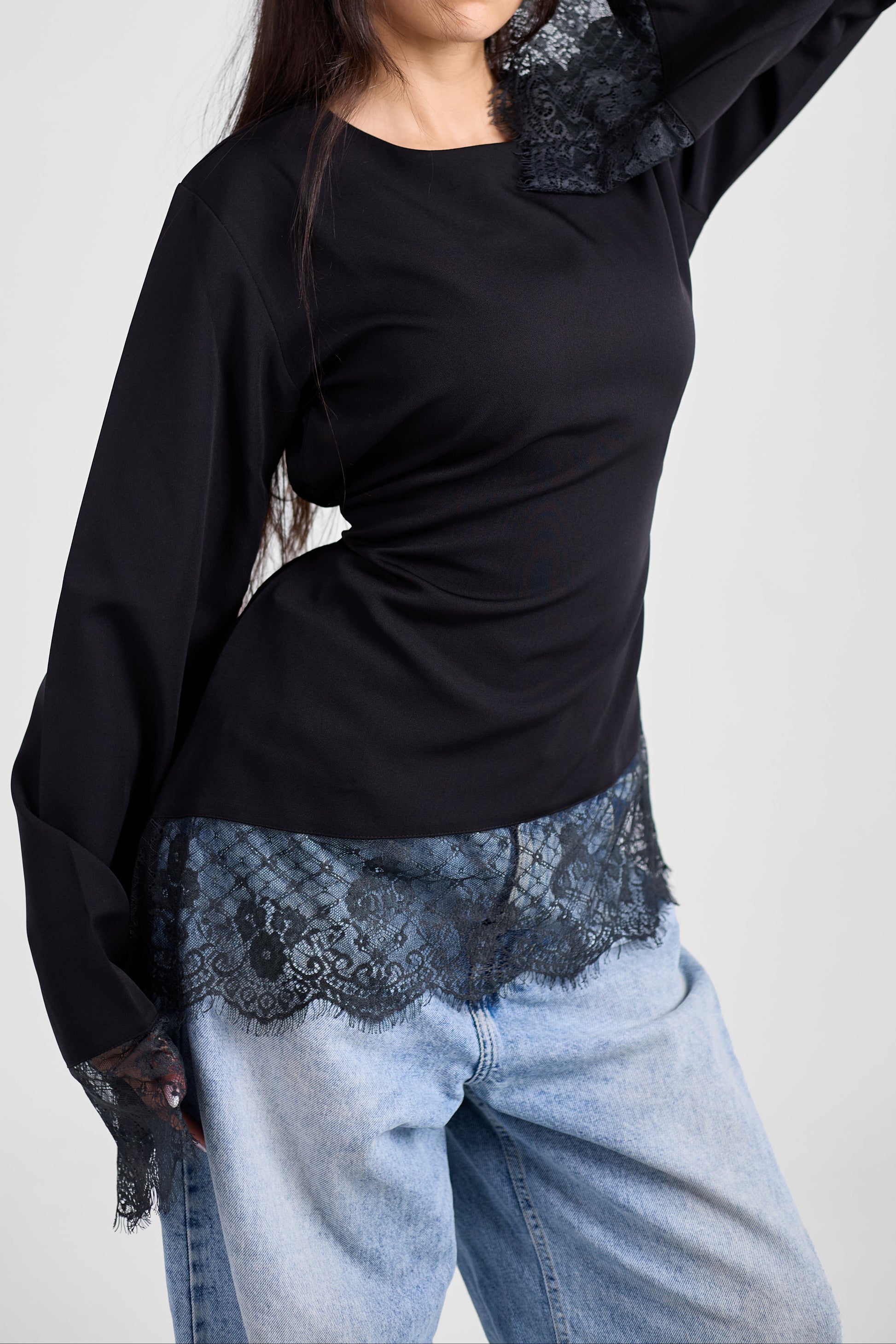 LACE TOP - BLACK