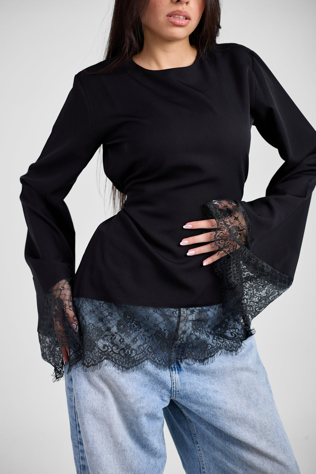 LACE TOP - BLACK