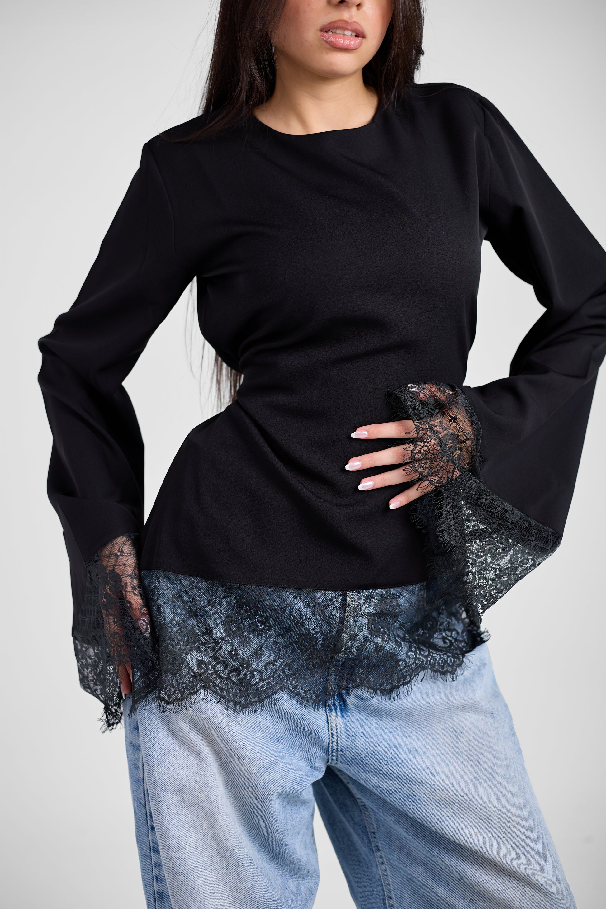 LACE TOP - BLACK